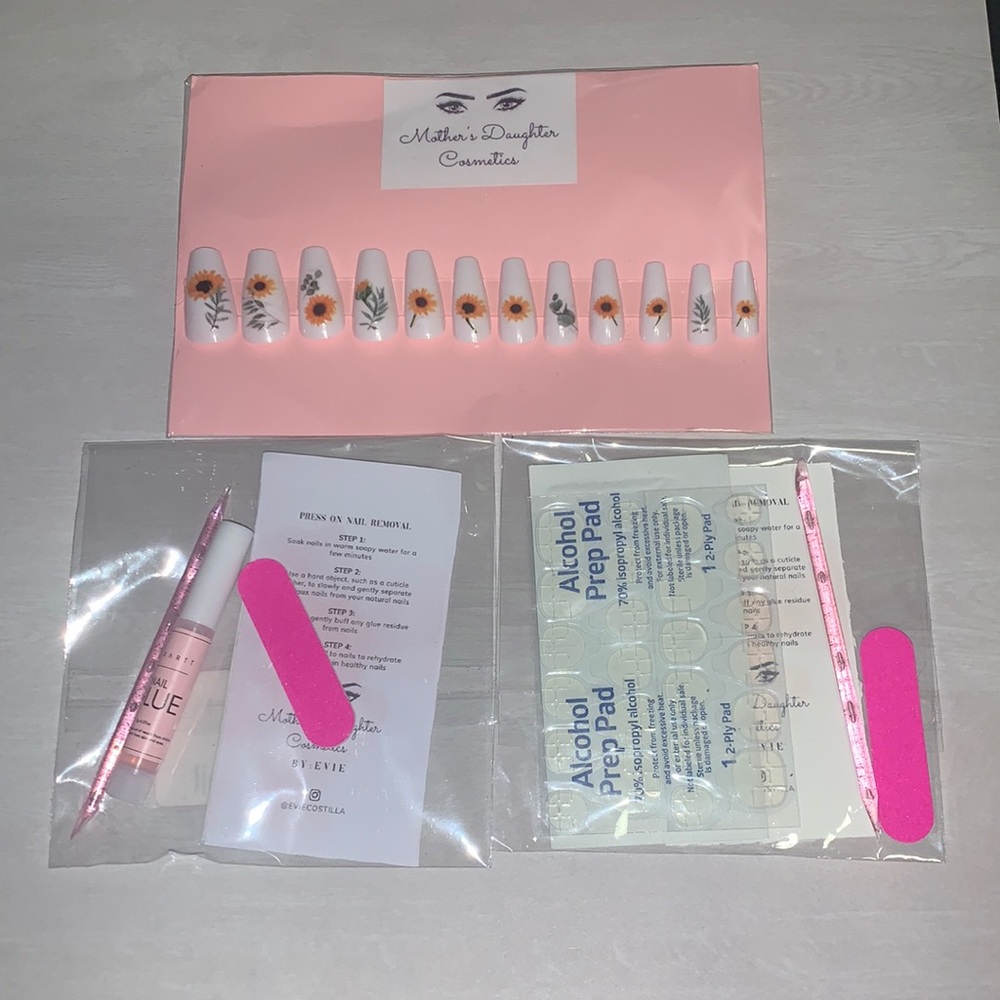 Press on nails